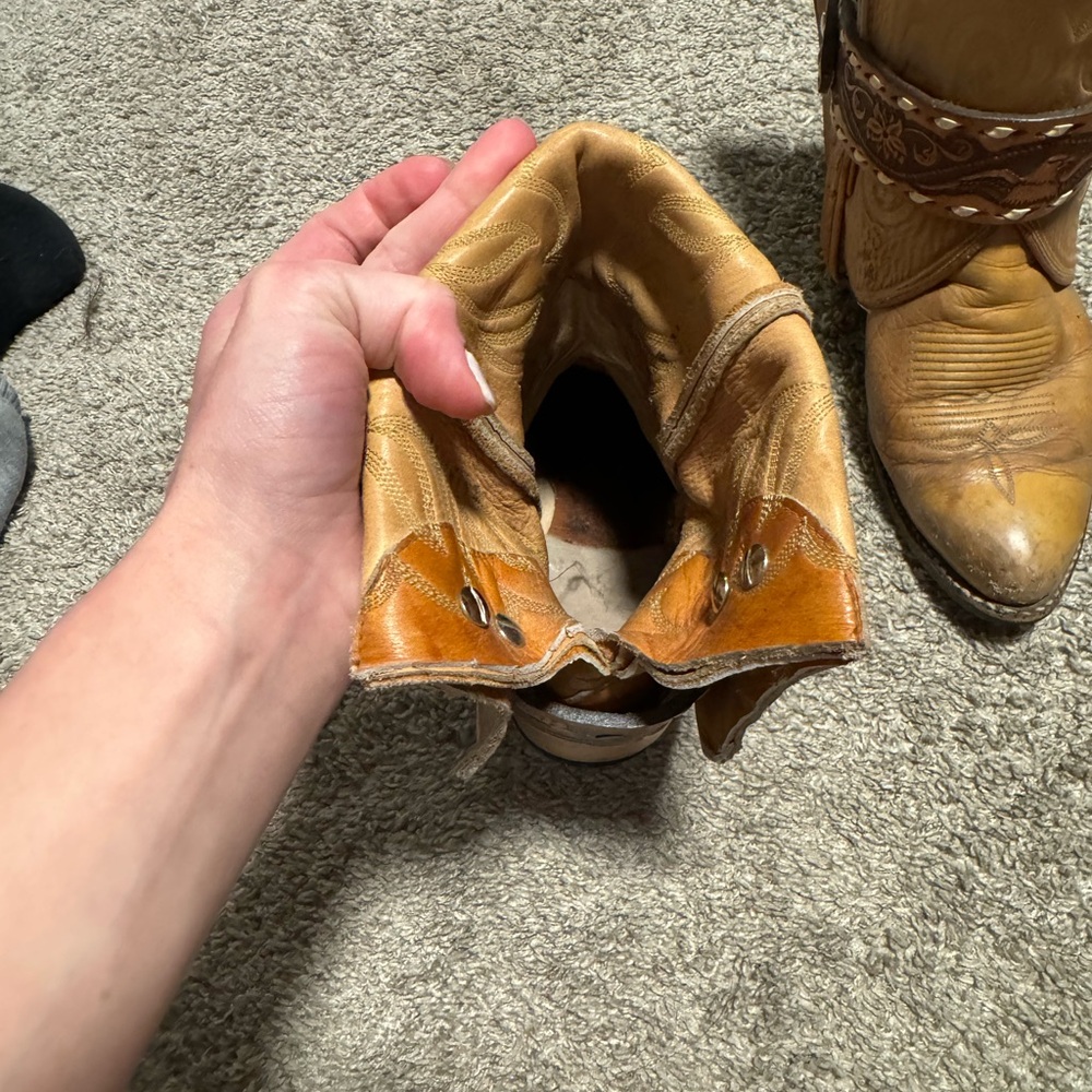 Vintage Reconstructed Tan Western Cowboy Boots - Picture 5 of 6